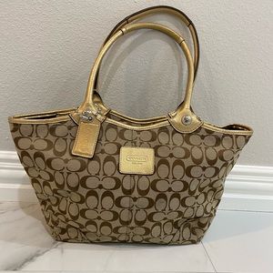 Coach purse. GUC